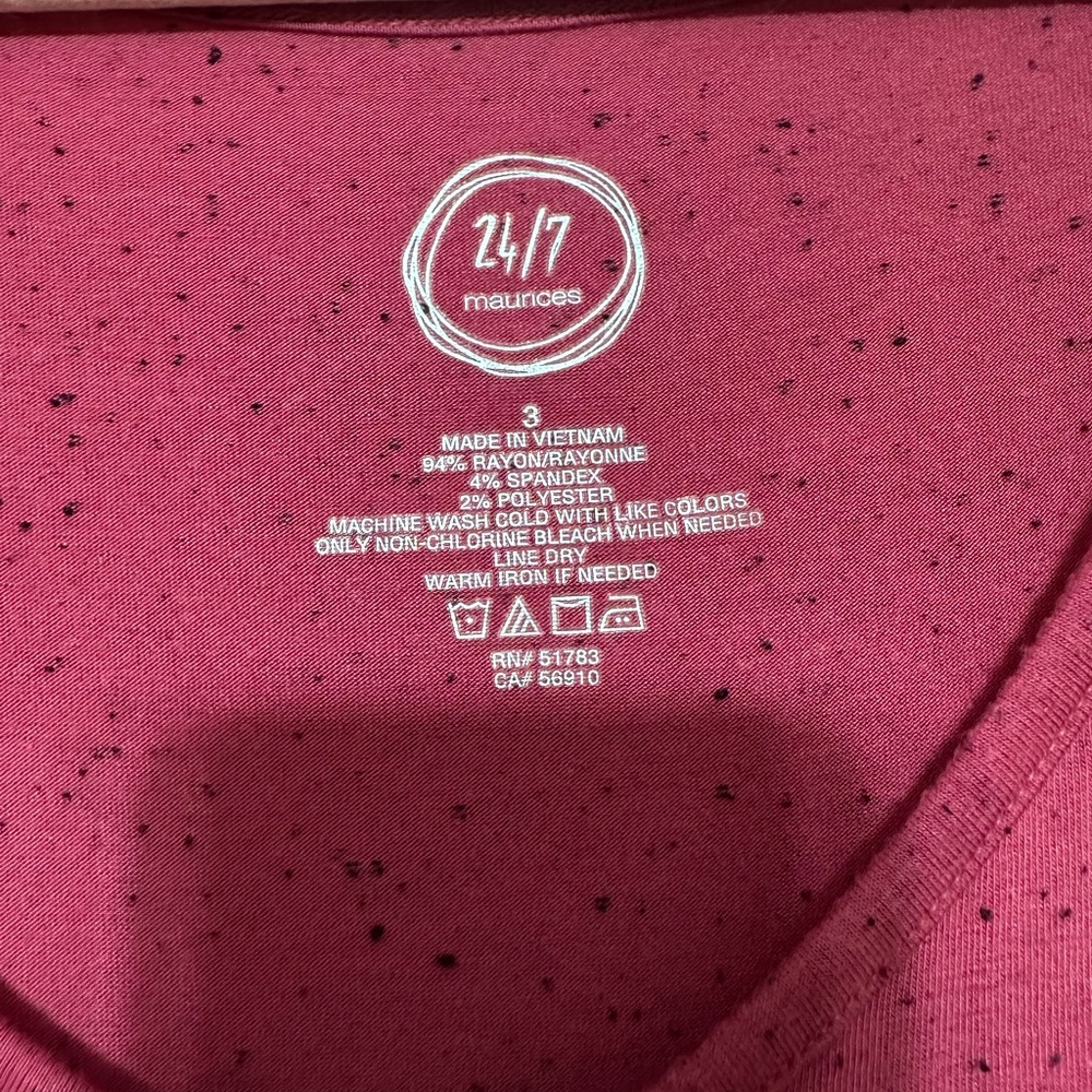 Maurices Raspberry Short Sleeve V-Neck Tee - Picture 2 of 2